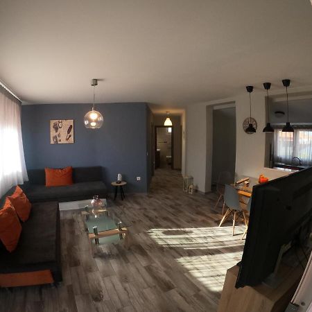 Private Modern Apartment ネア・ローダ エクステリア 写真