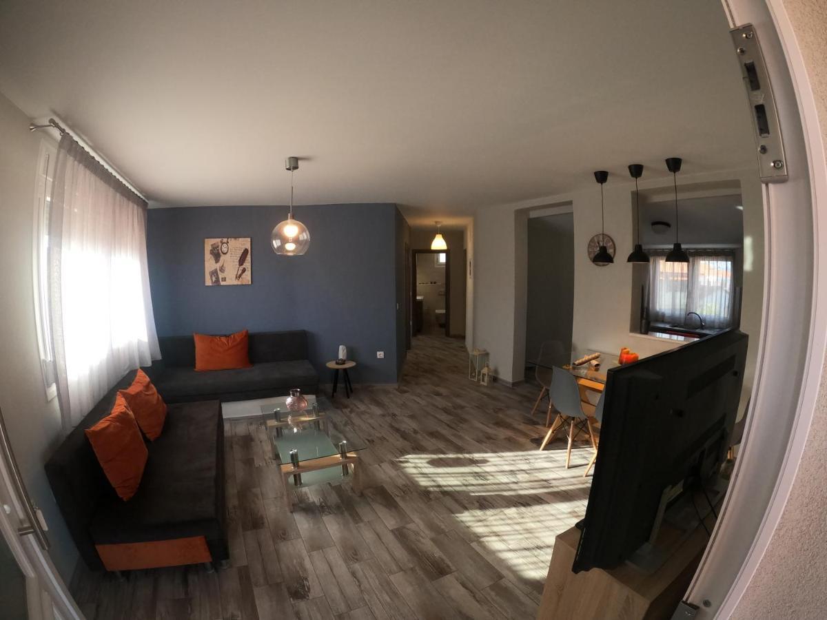 Private Modern Apartment ネア・ローダ エクステリア 写真