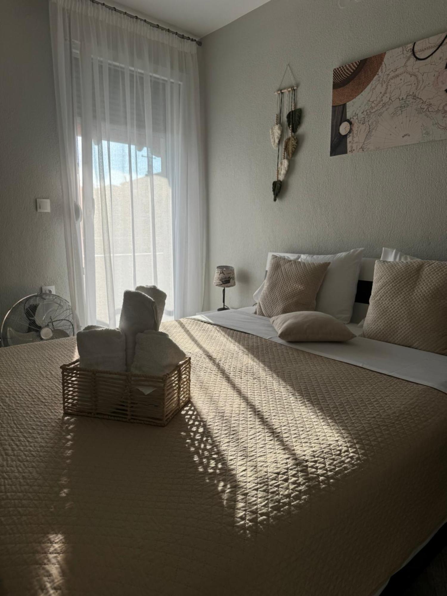Private Modern Apartment ネア・ローダ エクステリア 写真