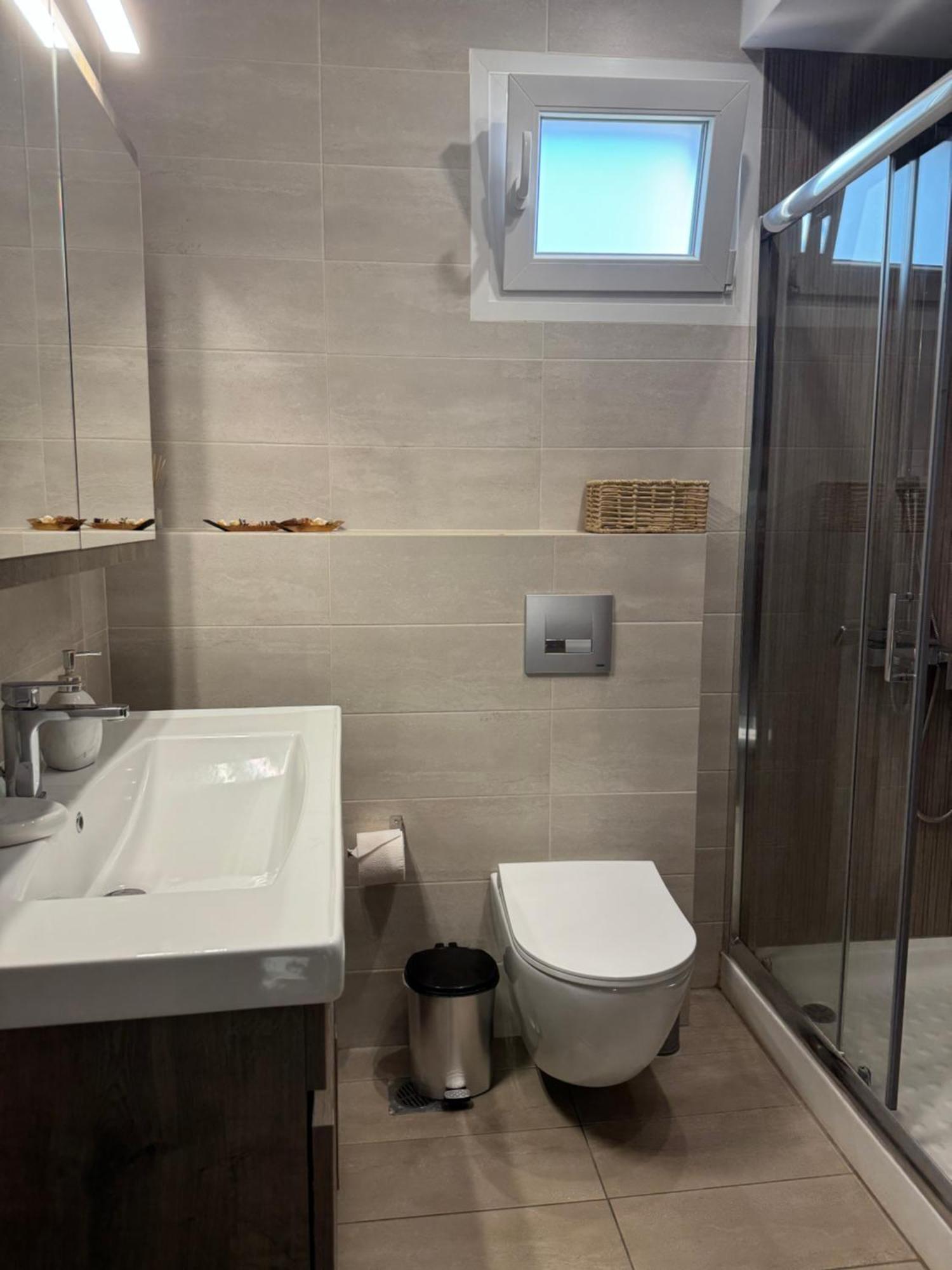 Private Modern Apartment ネア・ローダ エクステリア 写真
