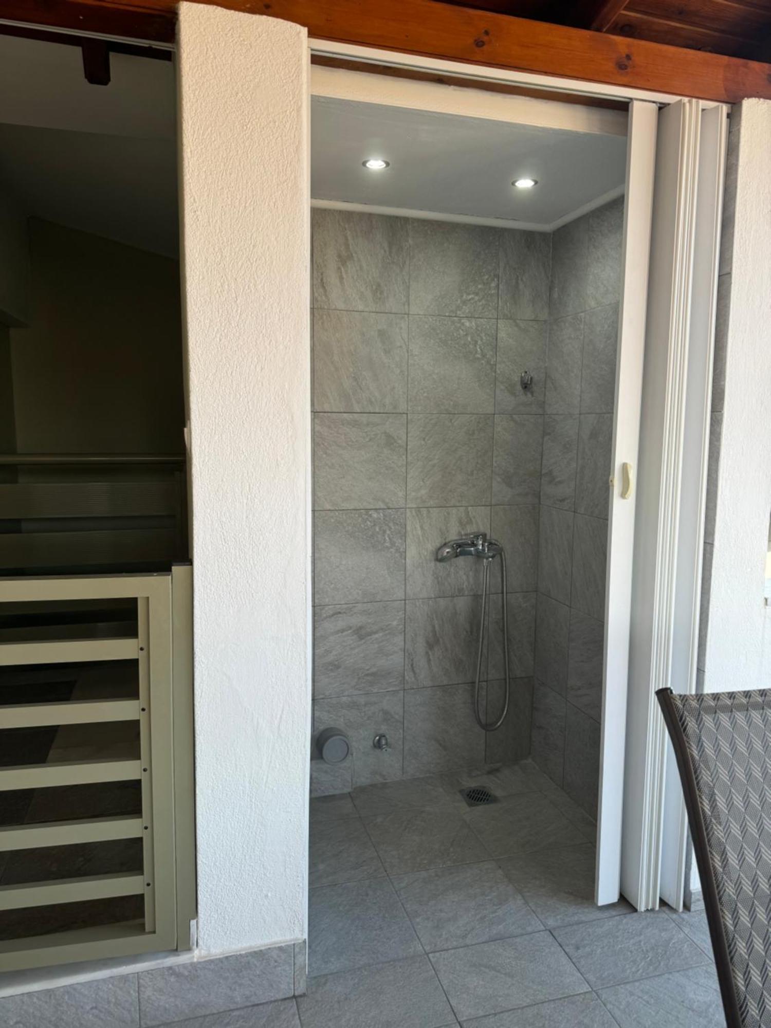 Private Modern Apartment ネア・ローダ エクステリア 写真