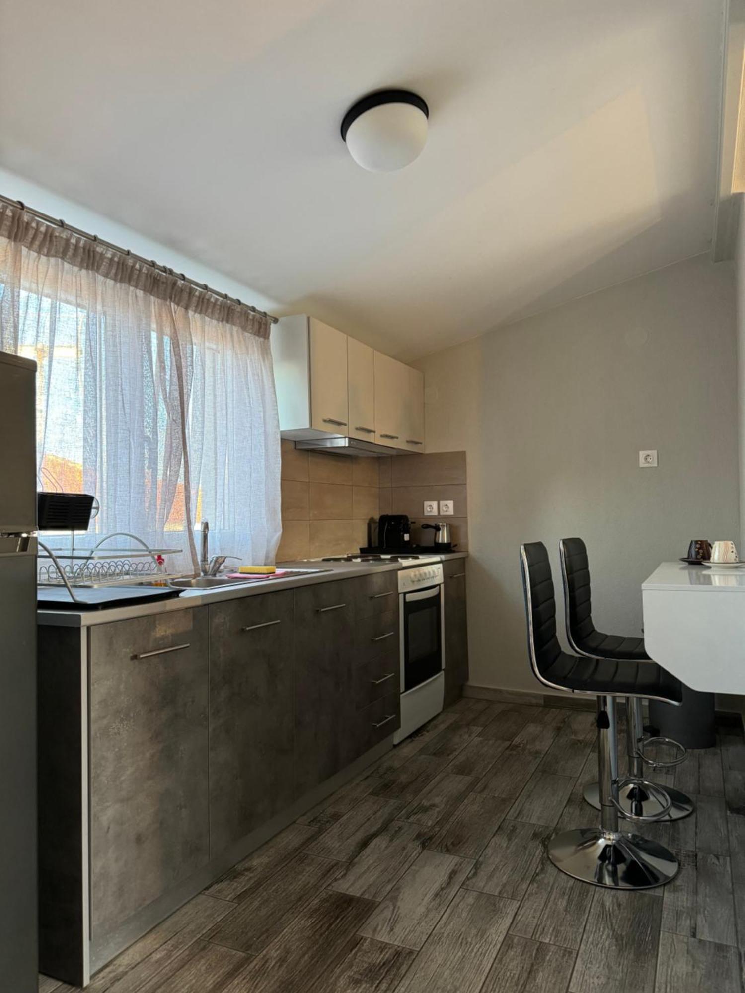 Private Modern Apartment ネア・ローダ エクステリア 写真
