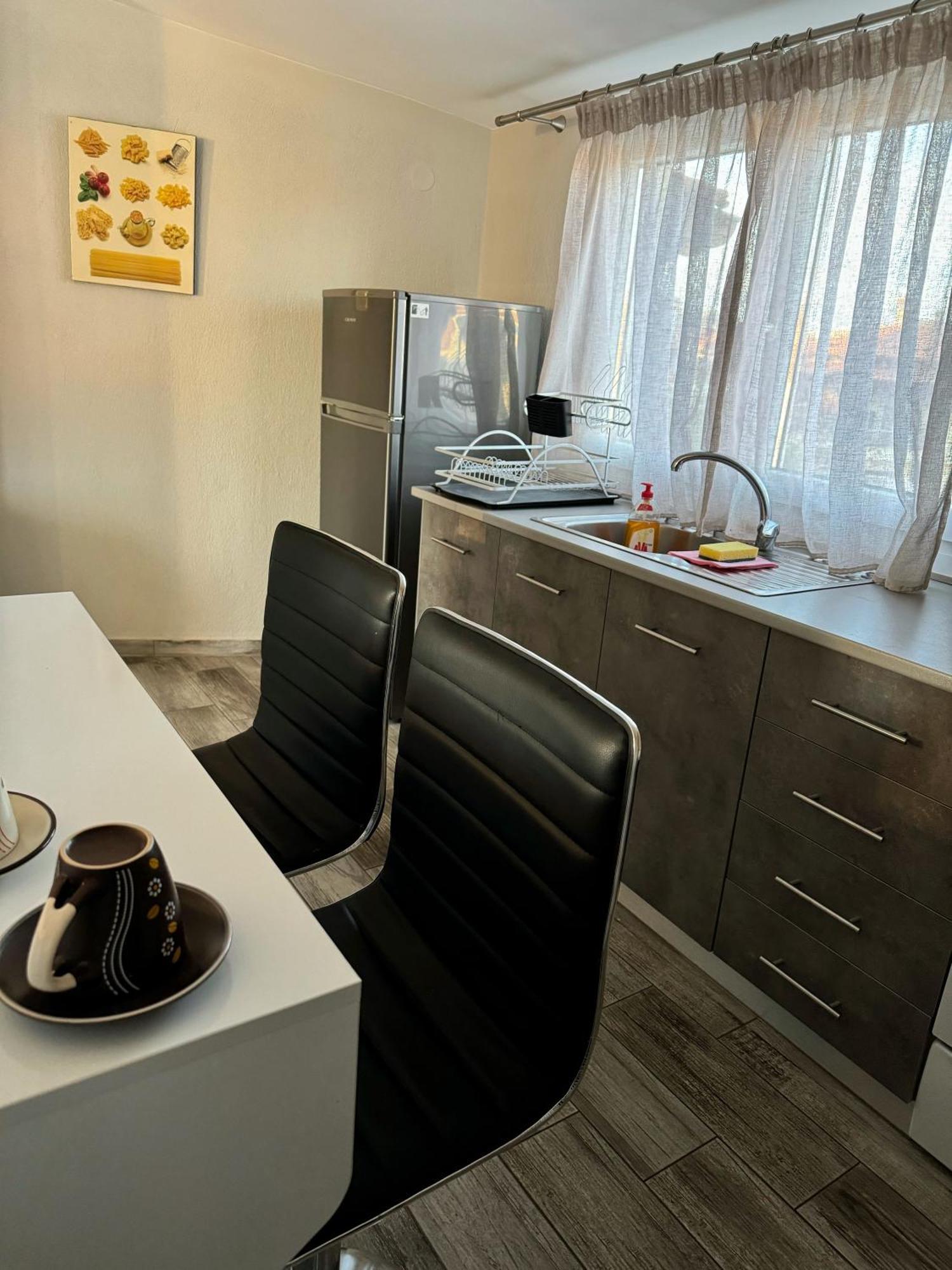 Private Modern Apartment ネア・ローダ エクステリア 写真